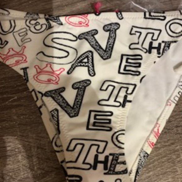 Save the Queen  Printed Bikini - Picture 12 of 12